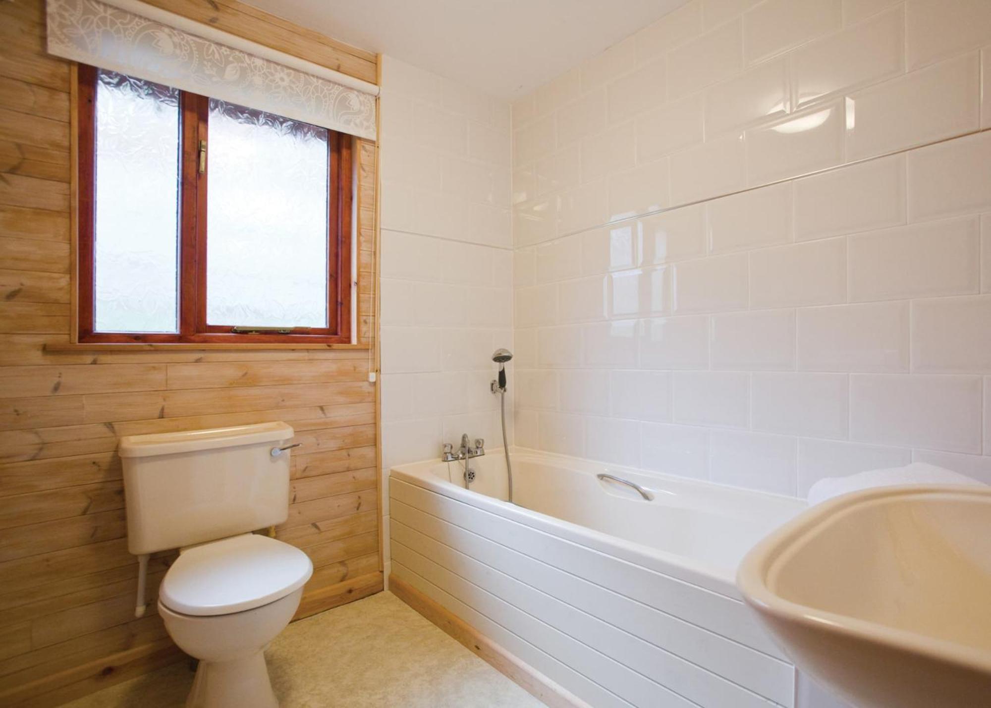 Ivyleaf Combe Lodges Stratton  المظهر الخارجي الصورة