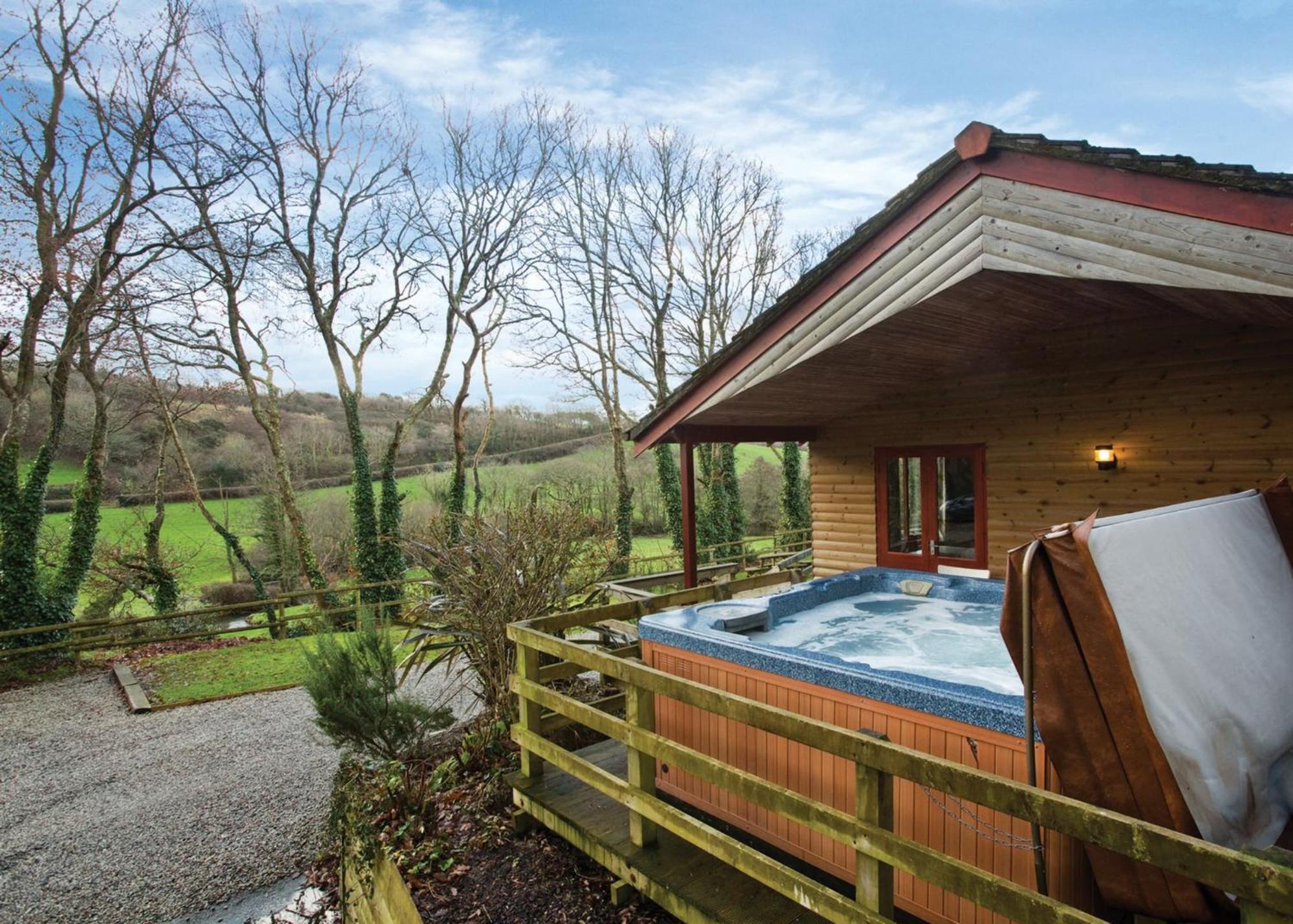 Ivyleaf Combe Lodges Stratton  المظهر الخارجي الصورة