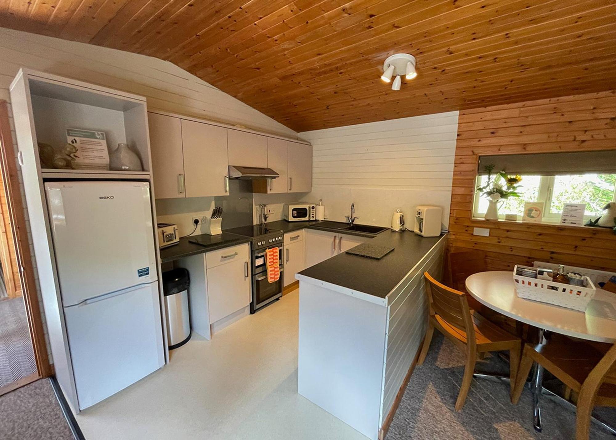 Ivyleaf Combe Lodges Stratton  المظهر الخارجي الصورة